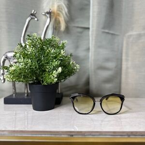 Elegant Black & Yellow Sunglasses.